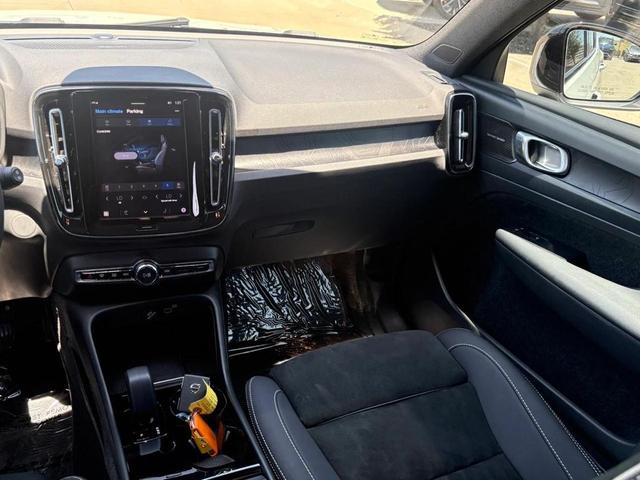 Photo of 2023 Crystal White Metallic Volvo XC40 Recharge Pure Electric
