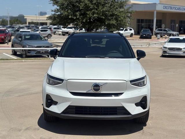 Photo of 2023 Crystal White Metallic Volvo XC40 Recharge Pure Electric