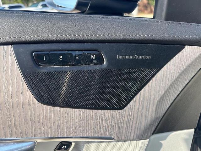 Photo of 2022 Savile Gray Metallic Volvo XC90