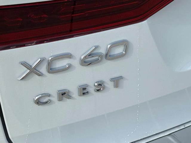 Photo of 2026 Crystal White Volvo XC60