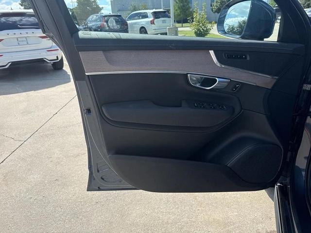 Photo of 2025 Denim Blue Metallic Volvo XC90