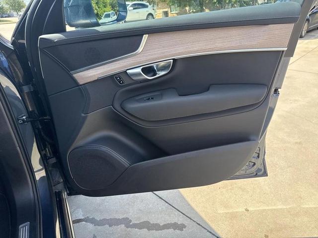 Photo of 2025 Denim Blue Metallic Volvo XC90