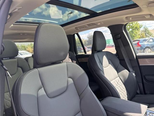 Photo of 2025 Denim Blue Metallic Volvo XC90