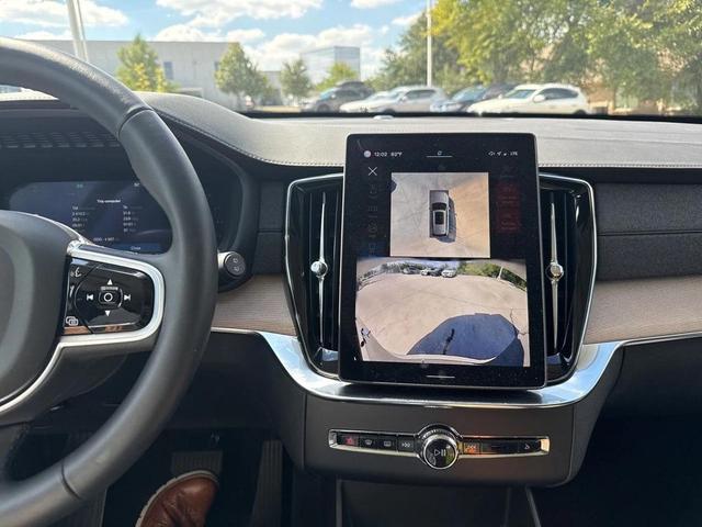 Photo of 2025 Denim Blue Metallic Volvo XC90