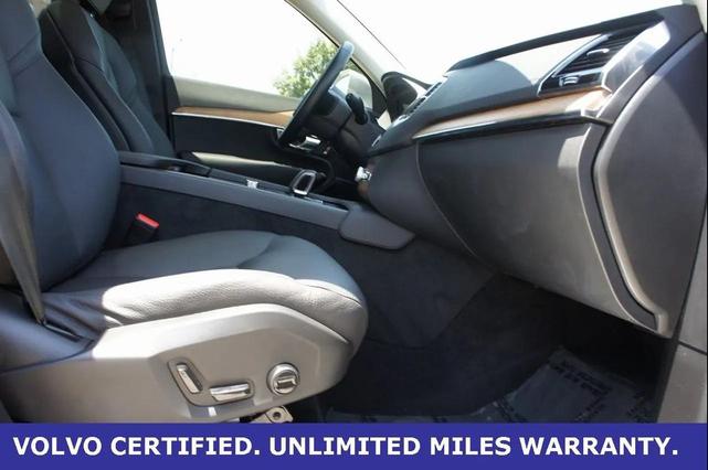 Photo of 2025 Vapour Gray Metallic Volvo XC90