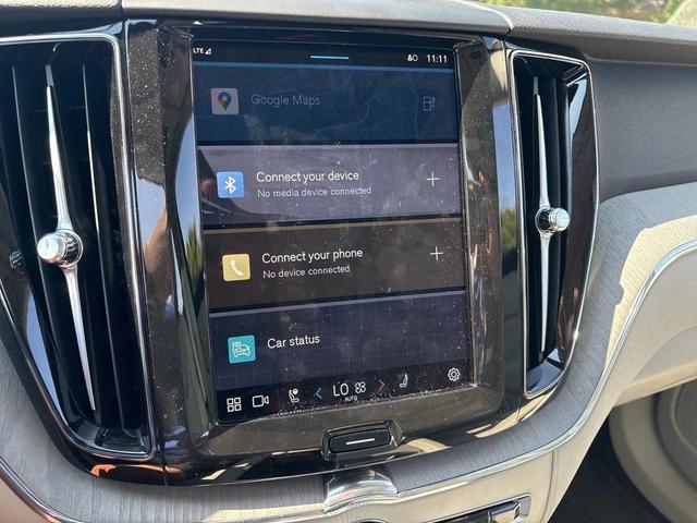 Photo of 2025 Onyx Black Metallic Volvo XC60 Plug-In Hybrid