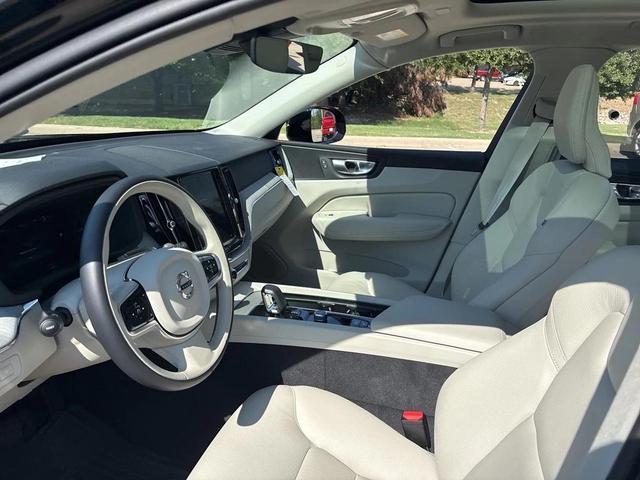 Photo of 2025 Onyx Black Metallic Volvo XC60 Plug-In Hybrid