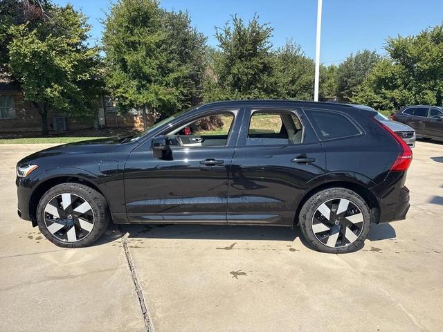 Photo of 2025 Onyx Black Metallic Volvo XC60 Plug-In Hybrid