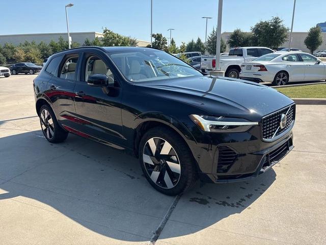 Photo of 2025 Onyx Black Metallic Volvo XC60 Plug-In Hybrid