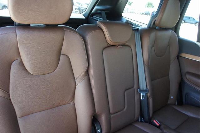 Photo of 2023 Crystal White Metallic Volvo XC90