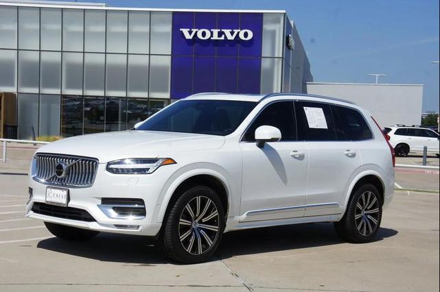 Photo of 2023 Crystal White Metallic Volvo XC90