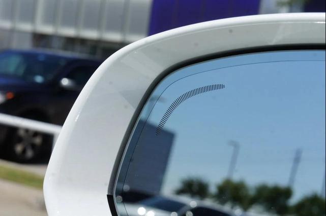 Photo of 2023 Crystal White Metallic Volvo XC90