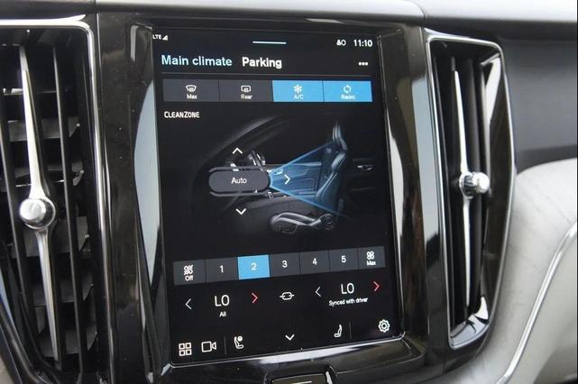 Photo of 2025 Crystal White Volvo XC60 Plug-In Hybrid