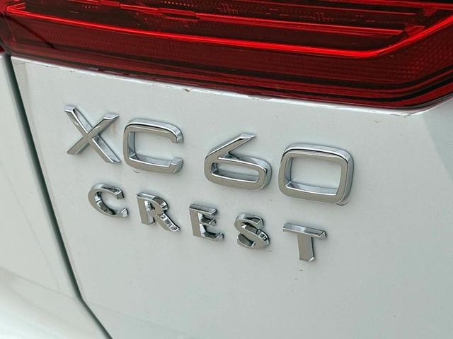 Photo of 2025 Crystal White Volvo XC60 Plug-In Hybrid