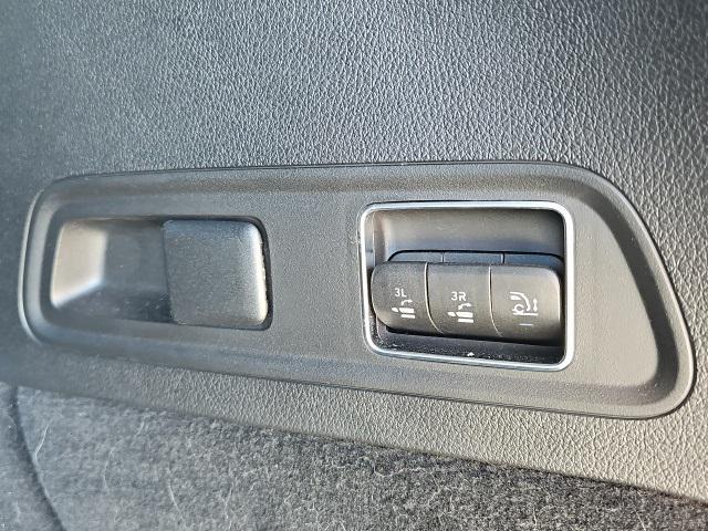 Photo of 2022 MANUFAKTUR Diamond White Bright Mercedes-Benz GLS 580