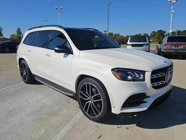 Photo of 2022 MANUFAKTUR Diamond White Bright Mercedes-Benz GLS 580