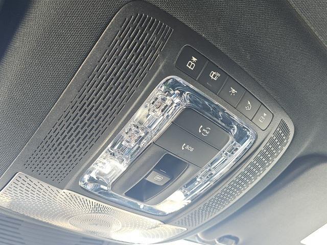 Photo of 2022 MANUFAKTUR Diamond White Bright Mercedes-Benz GLS 580