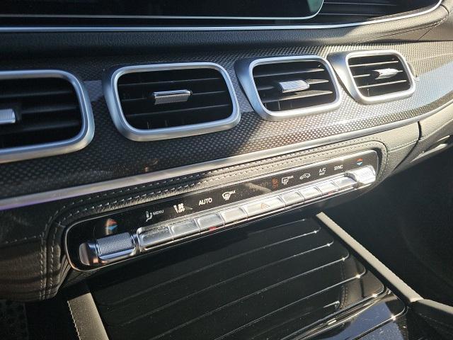 Photo of 2022 MANUFAKTUR Diamond White Bright Mercedes-Benz GLS 580