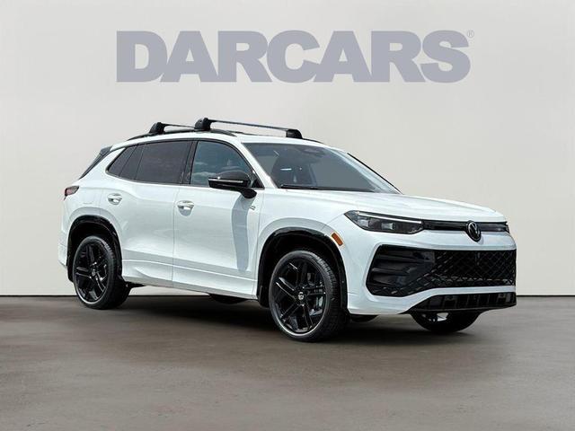 Photo of 2025 Opal White Pearl Effect Volkswagen Tiguan