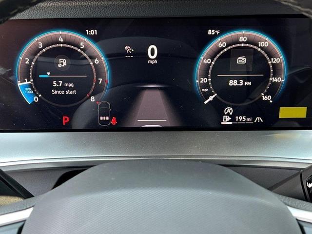 Photo of 2025 Opal White Pearl Effect Volkswagen Tiguan