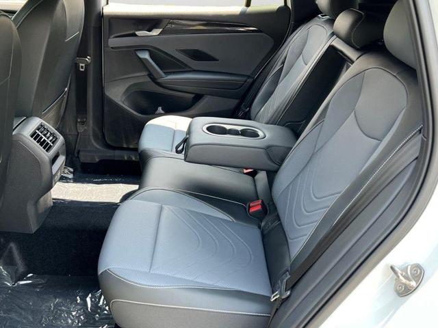 Photo of 2025 Opal White Pearl Effect Volkswagen Tiguan