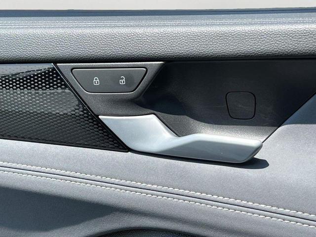 Photo of 2025 Opal White Pearl Effect Volkswagen Tiguan