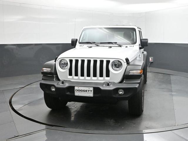 Photo of 2022 Bright White Clearcoat Jeep Wrangler