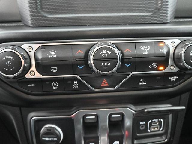 Photo of 2022 Bright White Clearcoat Jeep Wrangler
