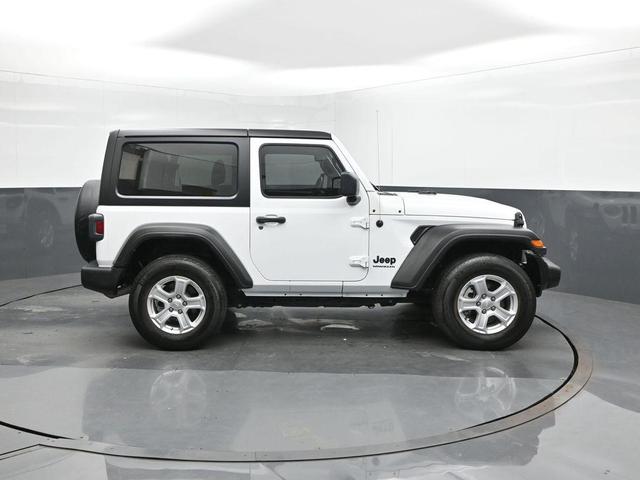 Photo of 2022 Bright White Clearcoat Jeep Wrangler