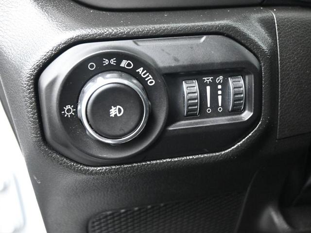 Photo of 2022 Bright White Clearcoat Jeep Wrangler