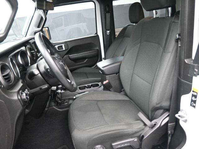 Photo of 2022 Bright White Clearcoat Jeep Wrangler