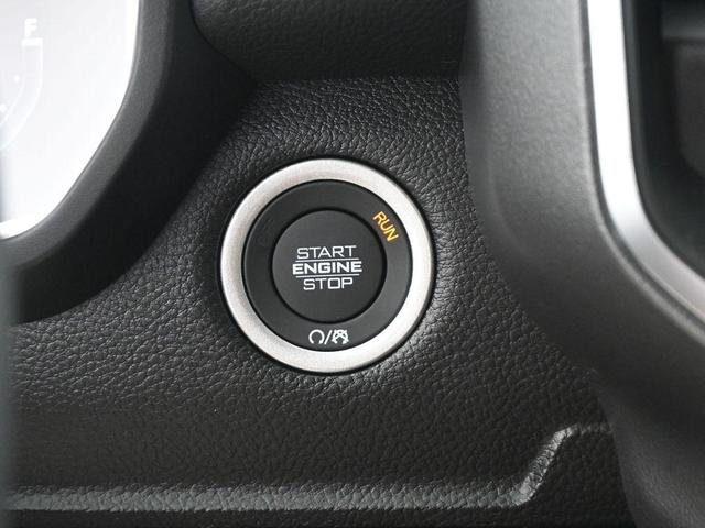 Photo of 2025 Granite Crystal Clearcoat Metallic RAM 1500