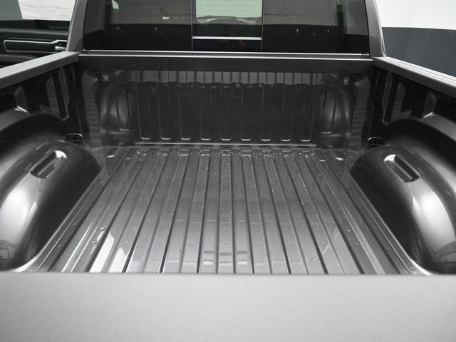 Photo of 2025 Granite Crystal Clearcoat Metallic RAM 1500