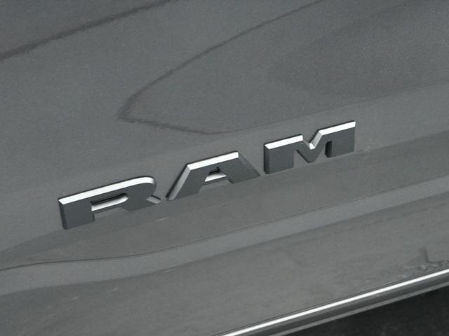 Photo of 2025 Granite Crystal Clearcoat Metallic RAM 1500