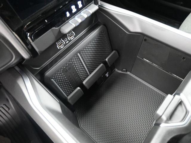 Photo of 2025 Granite Crystal Clearcoat Metallic RAM 1500