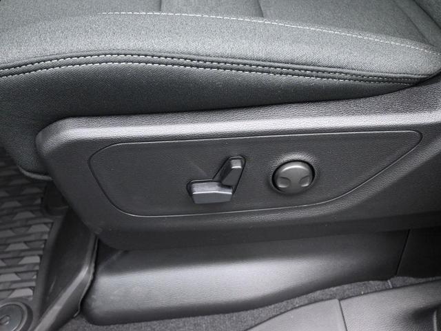 Photo of 2025 Granite Crystal Clearcoat Metallic RAM 1500