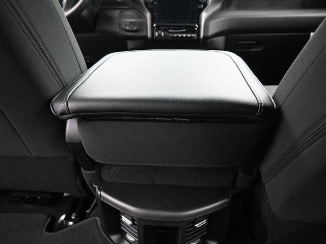 Photo of 2025 Granite Crystal Clearcoat Metallic RAM 2500