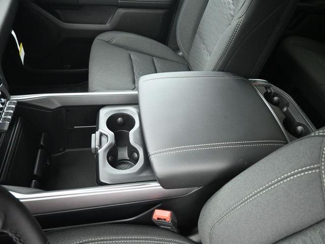 Photo of 2025 Bright White Clearcoat RAM 1500