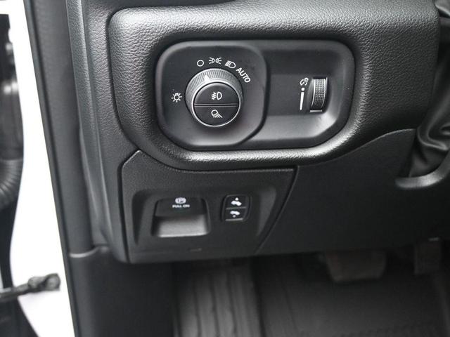 Photo of 2025 Bright White Clearcoat RAM 1500