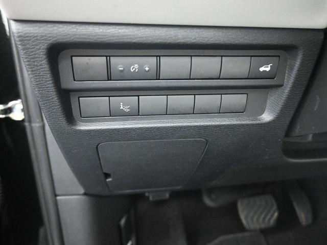 Photo of 2023 Black Mitsubishi Outlander