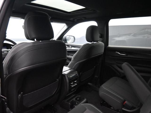 Photo of 2025 Silver Zynith Jeep Grand Cherokee L