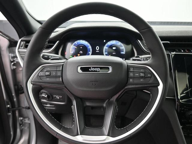 Photo of 2025 Silver Zynith Jeep Grand Cherokee L