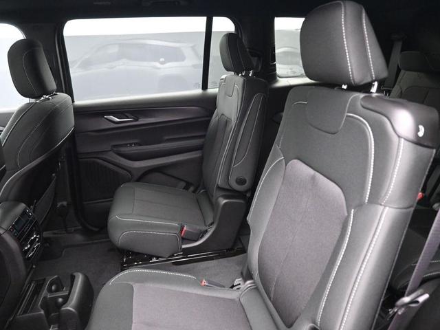 Photo of 2025 Silver Zynith Jeep Grand Cherokee L