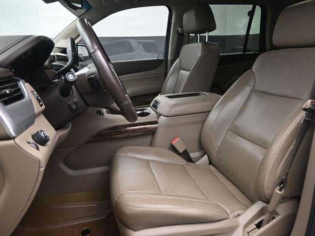 Photo of 2017 Summit White GMC Yukon