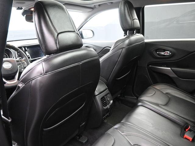 Photo of 2019 Diamond Black Jeep Cherokee