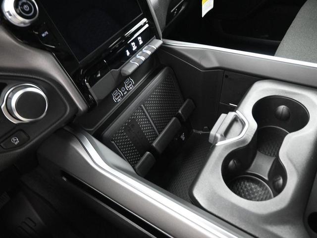 Photo of 2025 Bright White Clearcoat RAM 1500