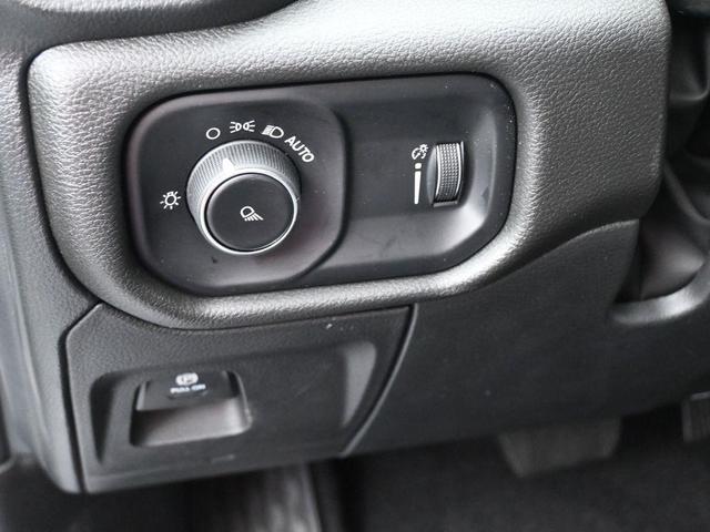 Photo of 2025 Bright White Clearcoat RAM 1500