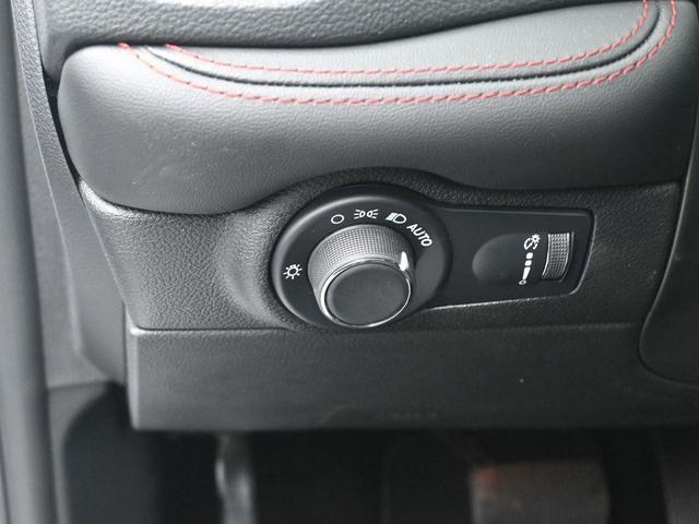 Photo of 2025 White Knuckle Clearcoat Dodge Durango