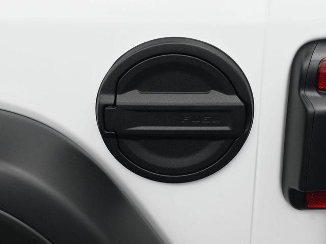 Photo of 2025 Bright White Clearcoat Jeep Wrangler