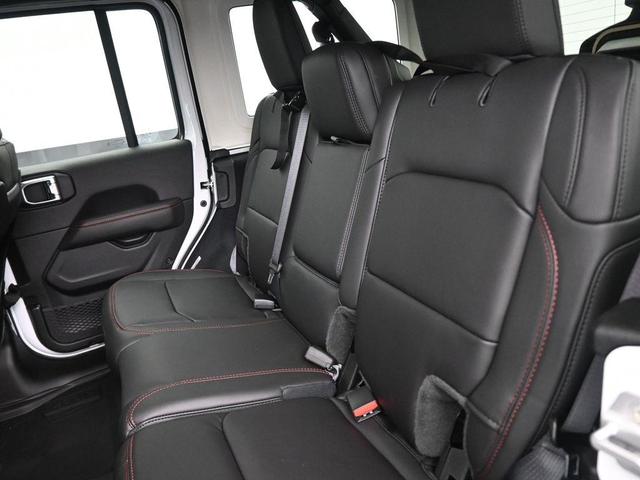 Photo of 2025 Bright White Clearcoat Jeep Wrangler